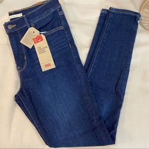 NEW W TAGS Levi’s 720 High Rise Super Skinny Jeans